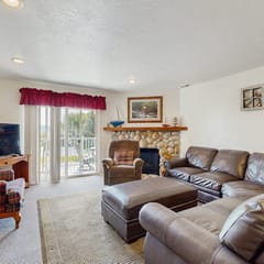 Tennis Court Condo - Lake Views, Pool & Hot Tub