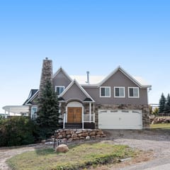 Buttercup Beauty - Fire Pit & Views, Sleeps 21