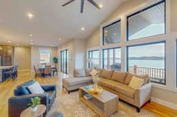 Bear Lake Retreat - Hot Tub & Views, Sleeps 18 - Image 5