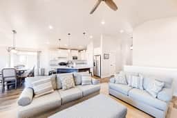 Sweetwater Lakeview House - Image 4