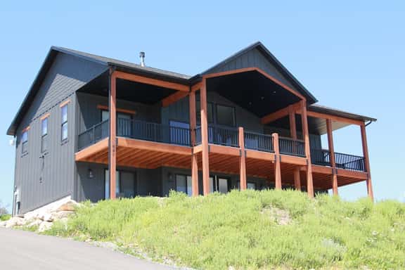 Bear Lake Retreat - Hot Tub & Views, Sleeps 18 - Image 1