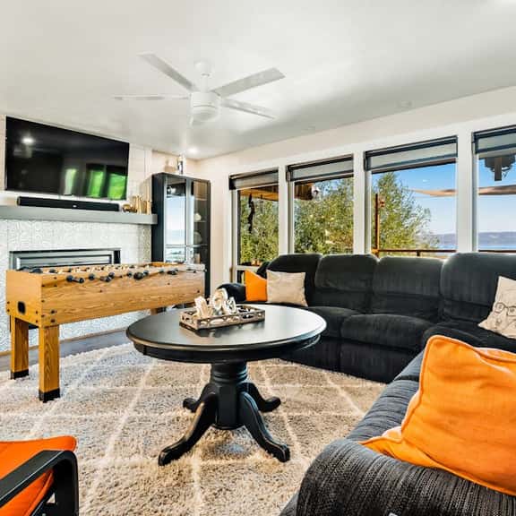 On the Waterfront - Lakefront with Mountain Views - Image 1