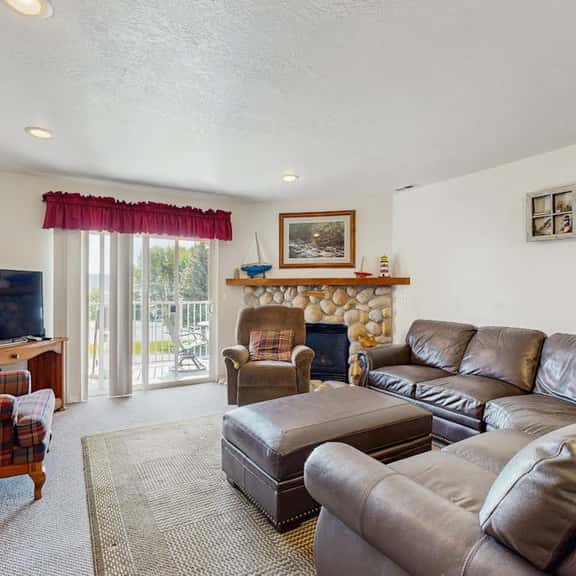 Tennis Court Condo - Lake Views, Pool & Hot Tub - Image 1