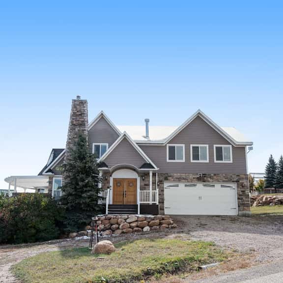 Buttercup Beauty - Fire Pit & Views, Sleeps 21 - Image 1