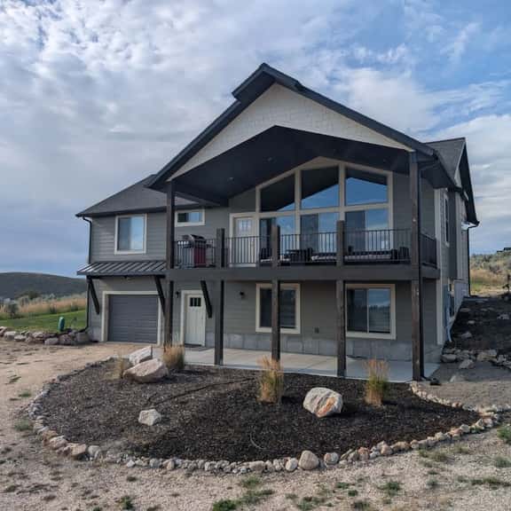 The Bear Lake Spot - Lake Views & Wet Bar - Image 1