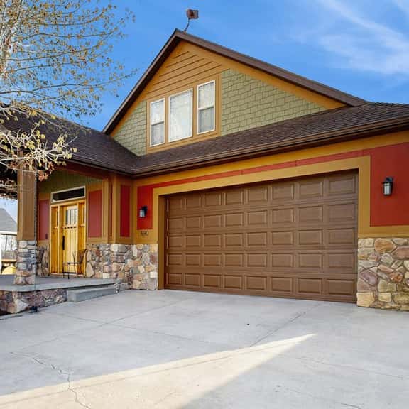 Bear Shore Retreat - Lake Views, Pool & Game Room - Image 1