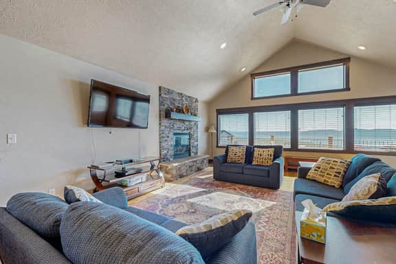 Heider Cabin - Lake & Mountain Views, Sleeps 21 - Image 5