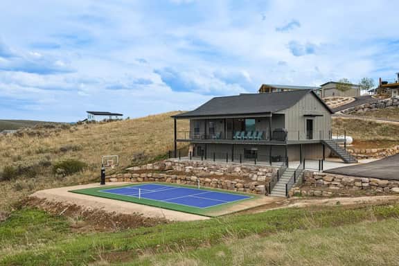 Hillside Retreat - Private Pickleball, Near Lake - Image 4