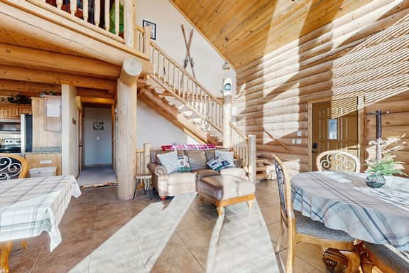 Elk Ridge Lodge - Log Cabin with Lake Views - Image 2